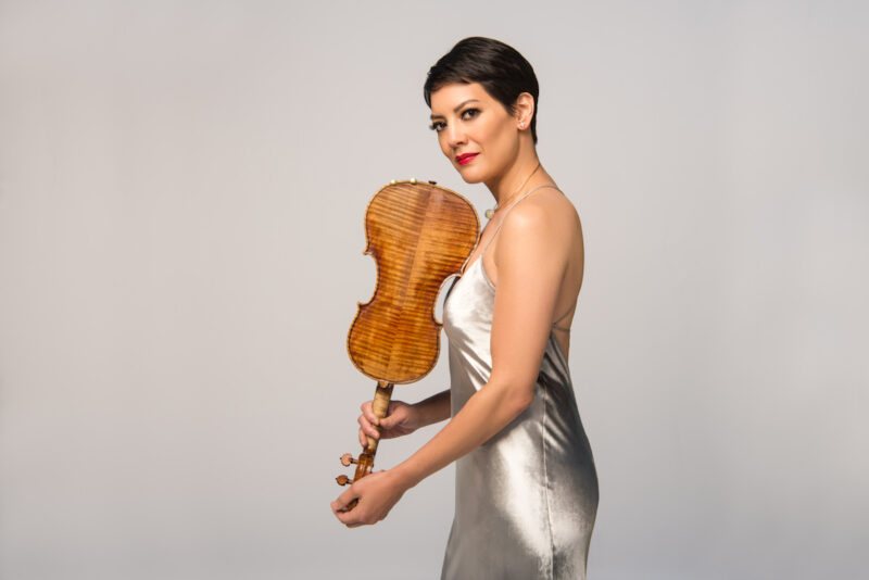 Anne Akiko Meyers with violin