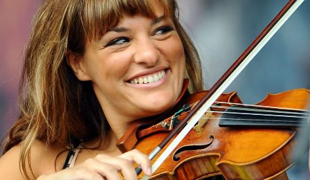 Classical Violinist Nicola Benedetti Cracks UK Top 20 Pop Album Charts