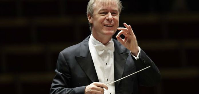 Conductor David Robertson