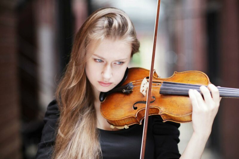 Kristine Balanas violinist