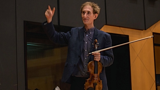 Simon Fischer with violin