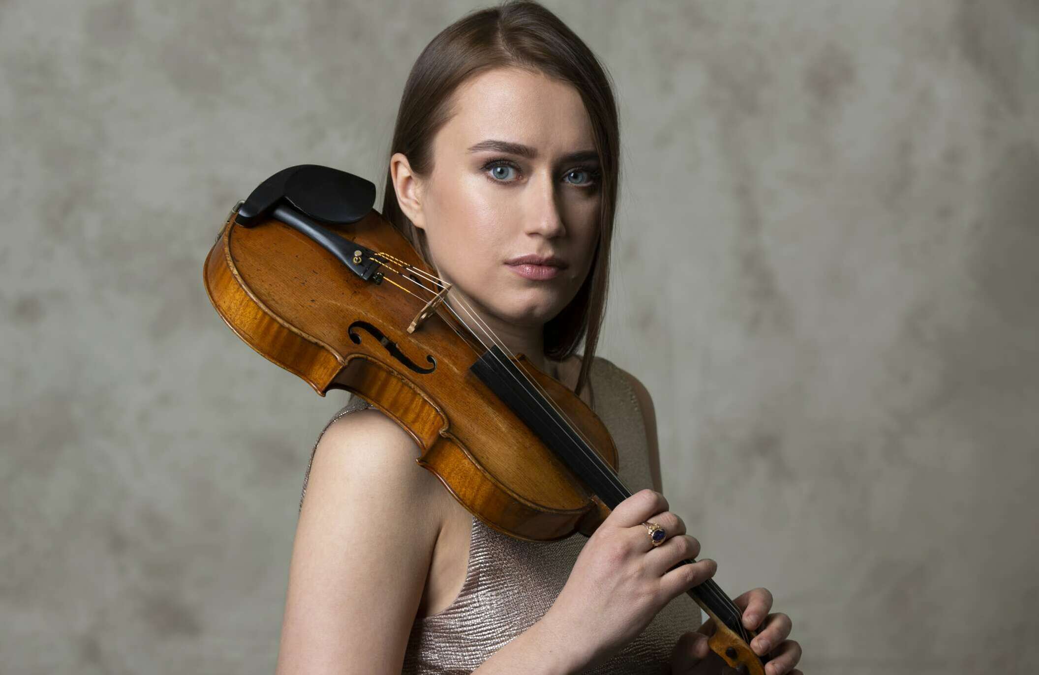 Violinist Kristīne Balanas Signs With Askonas Holt