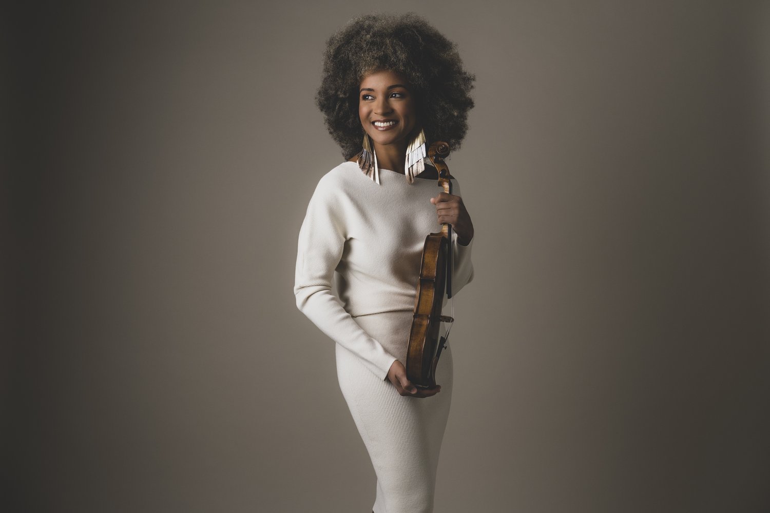 Violinist Melissa White Joins Dinin Arts Management Roster