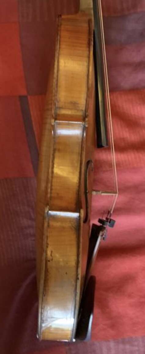 Stolen Instrument —> 1740 Carcassi violin and bows