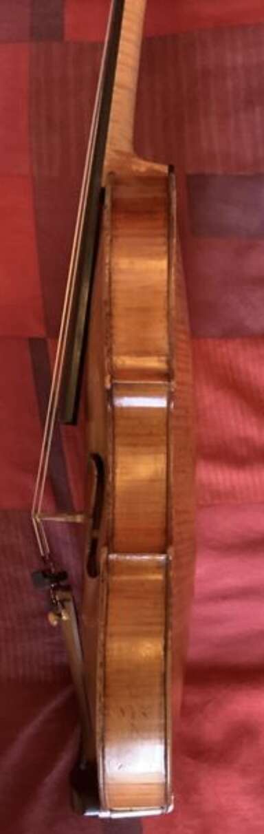 Stolen Instrument —> 1740 Carcassi violin and bows