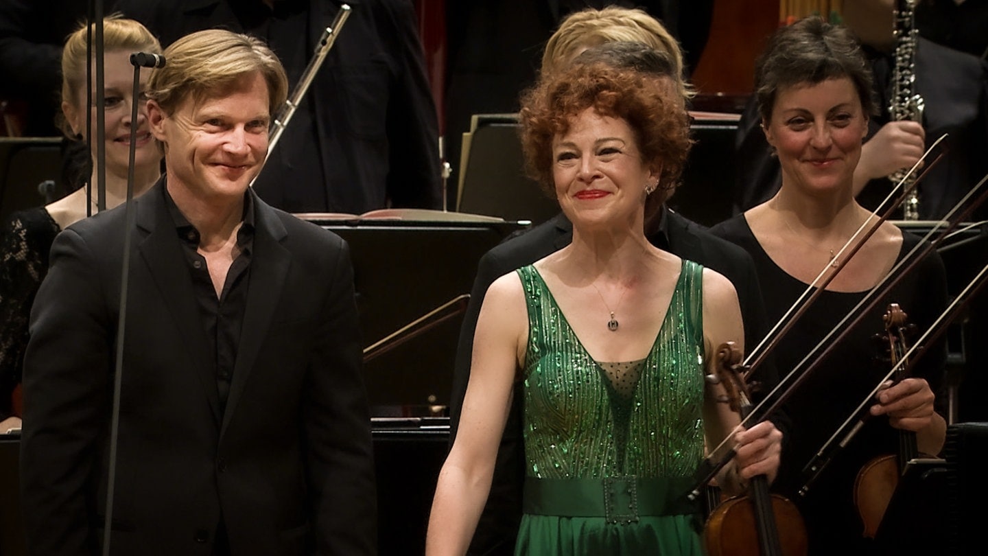 Violinist Carolin Widmann Performs Kaija Saariaho’s “Graal théâtre” Concerto