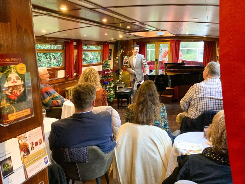 piano boat